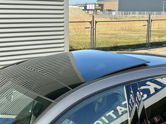 Mercedes-Benz A-KLASSE 250 e Business Solution AMG | Night Pakket | Panoramadak | MULTIBEAM LED Koplampen | Stoelverwarming | Sfeerverlichting | Apple CarPlay | Android Auto
