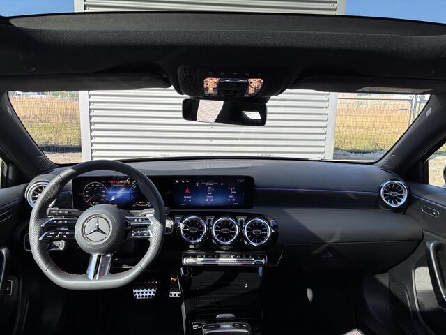 Mercedes-Benz A-KLASSE 250 e Business Solution AMG | Night Pakket | Panoramadak | MULTIBEAM LED Koplampen | Stoelverwarming | Sfeerverlichting | Apple CarPlay | Android Auto