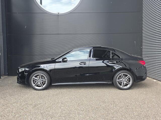 Mercedes-Benz A-KLASSE 250 e Business Solution AMG Limited | Panoramadak | Stoelverwarming | Apple Carplay & Android auto