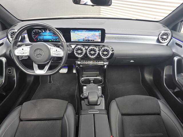 Mercedes-Benz A-KLASSE 250 e Business Solution AMG Limited | Panoramadak | Stoelverwarming | Apple Carplay & Android auto