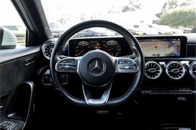 Mercedes-Benz A-KLASSE 180 Business Solution AMG | Camera | Carplay