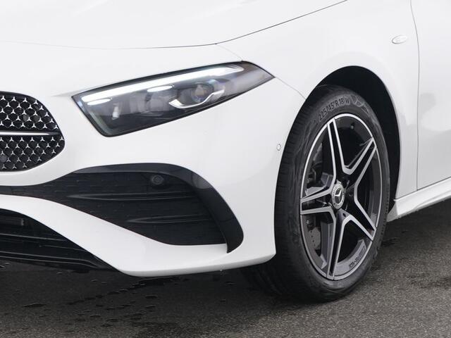 Mercedes-Benz A-KLASSE 250 e AMG plug-In Hybride AMG Line Premium Plus | Burmester® | Panorama Schuif-Kanteldak | Night Pakket | Head-up-Display. Inclusief 24 maanden Mercedes-Benz Certified garantie voor Europa.