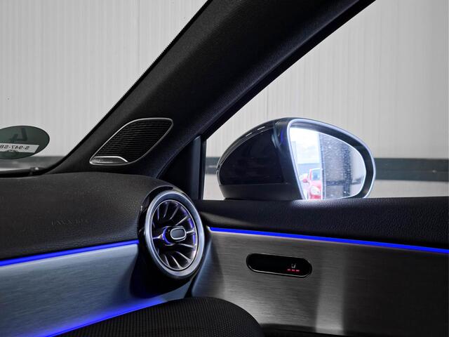 Mercedes-Benz A-KLASSE 180 AMG | Burmester | Panoramadak | Multibeam | Memory | Camera