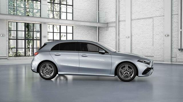 Mercedes-Benz A-KLASSE 180 Star Edition AMG Line | Panoramadak | Trekhaak | Chrome pakket |