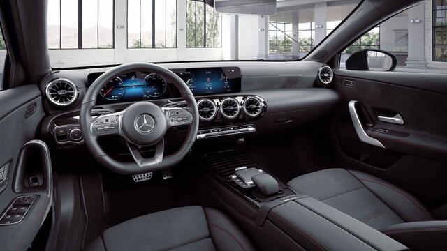 Mercedes-Benz A-KLASSE 250 e AMG Line | Panoramadak | Trekhaak | Apple carplay | Stoelverwarming |
