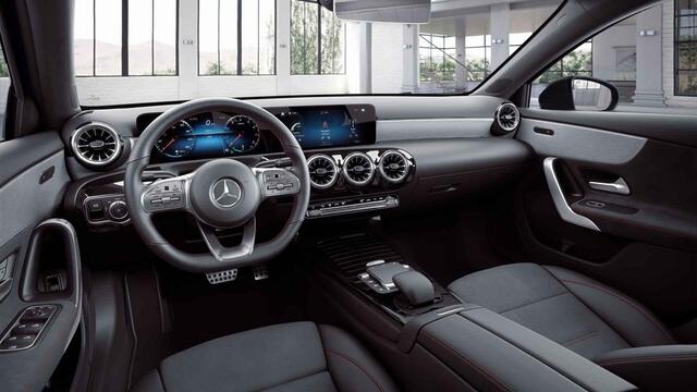 Mercedes-Benz A-KLASSE 200 Business Solution AMG | Panoramadak | Night pakket | Stoelverwarming | Apple carplay |