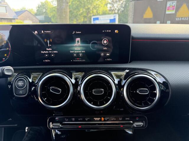 Mercedes-Benz A-KLASSE 180 Business Solution AMG Night Upgrade