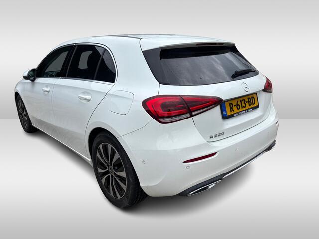 Mercedes-Benz A-KLASSE 220 4MATIC Premium / LED / Navi / Camera / LMV