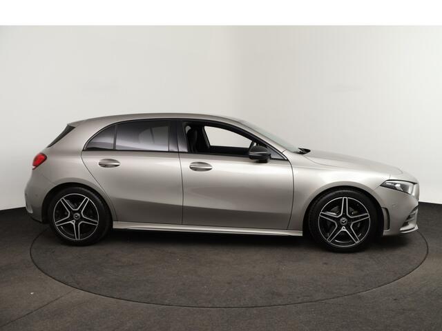 Mercedes-Benz A-KLASSE 180 Business Solution AMG | Widescreen o Alcantara o CarPlay o NAP