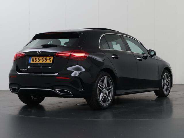 Mercedes-Benz A-KLASSE 250e Business Solution AMG | Panoramaschuifdak | Head-up display | Premium Plus | Stoelverwarming | 360° camera |