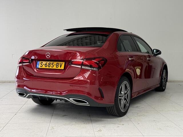Mercedes-Benz A-KLASSE 250 e AMG Line | Trekhaak | Panoramadak | Stoelverwarming | Achteruitrijcamera |