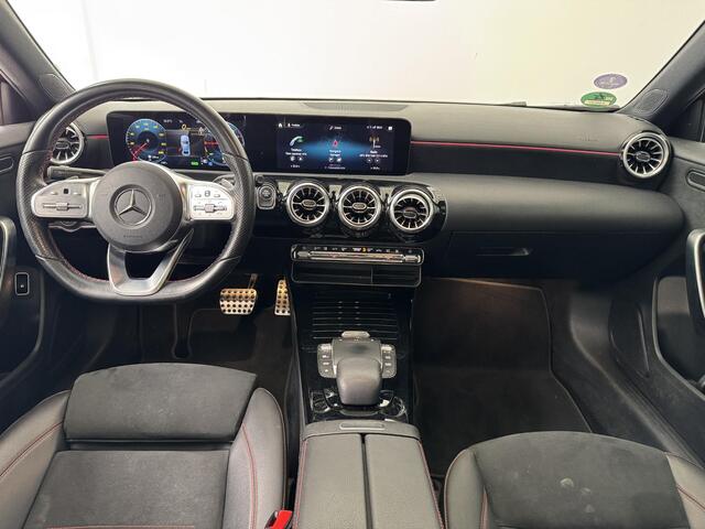 Mercedes-Benz A-KLASSE 250 e AMG Line | Trekhaak | Panoramadak | Stoelverwarming | Achteruitrijcamera |