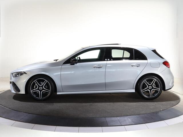 Mercedes-Benz A-KLASSE 180 Business Solution AMG | Panoramaschuifdak | Achteruitrijcamera | Nightpakket | MULTIBEAM LED | Stoelverwarming |