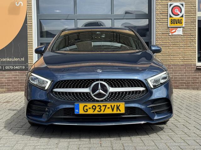 Mercedes-Benz A-KLASSE 180 AUTOMAAT AMG LINE SPORTSTOELEN/CARPLAY/LED/CAMERA/TREKHAAK/NL-AUTO/60.000 KM!