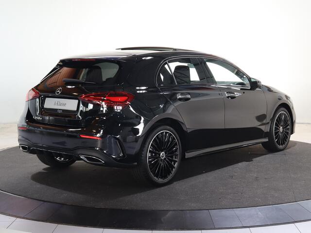 Mercedes-Benz A-KLASSE 250 e Business Solution AMG | Panoramaschuifdak | Premium Plus | 19"AMG-velgen | Head-up display | Dodehoekassistent |