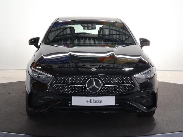 Mercedes-Benz A-KLASSE 250 e Business Solution AMG | Panoramaschuifdak | Premium Plus | 19"AMG-velgen | Head-up display | Dodehoekassistent |