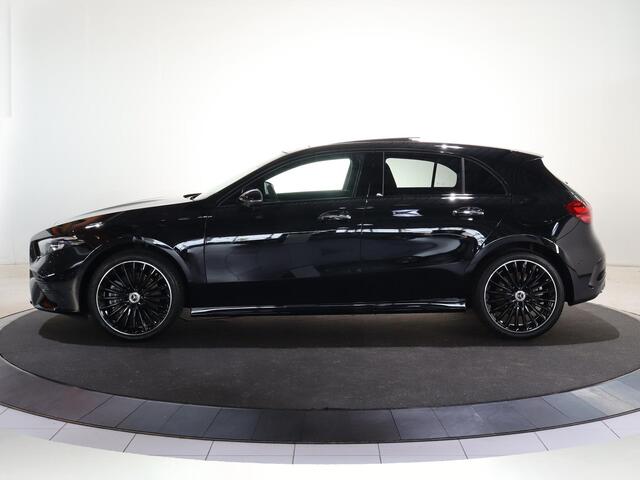 Mercedes-Benz A-KLASSE 250 e Business Solution AMG | Panoramaschuifdak | Premium Plus | 19"AMG-velgen | Head-up display | Dodehoekassistent |