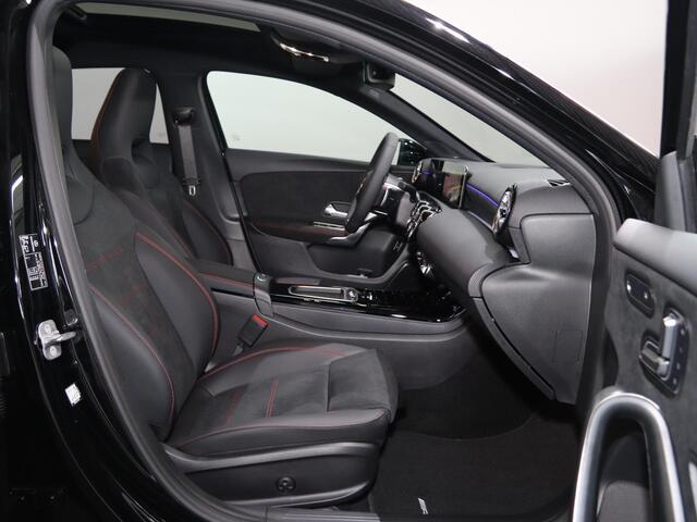 Mercedes-Benz A-KLASSE 250 e Business Solution AMG | Panoramaschuifdak | Premium Plus | 19"AMG-velgen | Head-up display | Dodehoekassistent |