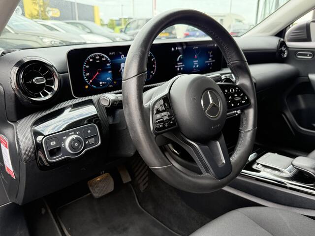 Mercedes-Benz A-KLASSE BWJ 2020 180 136 PK Luxury Line AUTOMAAT | TREKHAAK | STOELVERW. | FULL LED | CAMERA | CARPLAY + ANDROID | NAVI | CLIMA | CRUISE | LMV | PDC