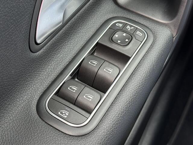 Mercedes-Benz A-KLASSE BWJ 2020 180 136 PK Luxury Line AUTOMAAT | TREKHAAK | STOELVERW. | FULL LED | CAMERA | CARPLAY + ANDROID | NAVI | CLIMA | CRUISE | LMV | PDC