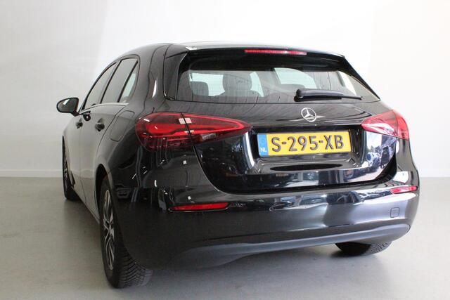 Mercedes-Benz A-KLASSE 180 Business Line | 16'LMV | NAVIGATIE | LEDER/STOF | CAMERA | DAB-RADIO | KEYLESS | CLIMA |