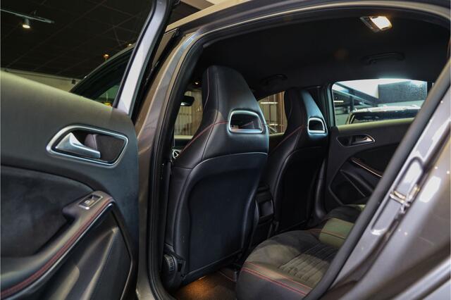 Mercedes-Benz A-KLASSE 180 Business Solution AMG Sportline, Sport stoelen leder, Camera, Carbon/ Seat en comfort/ Park/ Licht en zicht/ Design en uitrusting pakket, Led Performance, Diamond grill, Lmv.