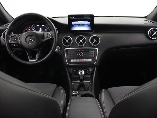 Mercedes-Benz A-KLASSE 160 Sport Edition | AMG | Parkeerpilot | Garmin |