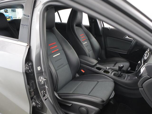 Mercedes-Benz A-KLASSE 160 Sport Edition | AMG | Parkeerpilot | Garmin |
