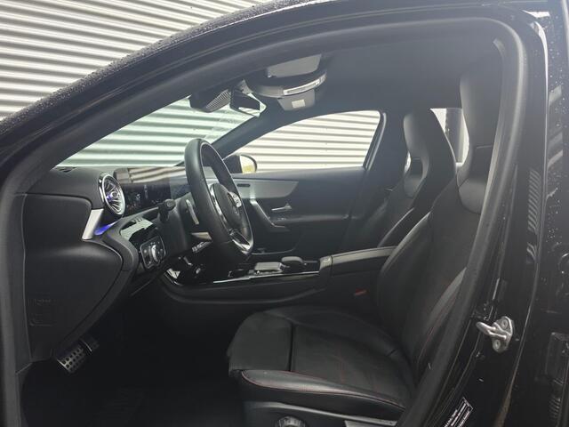 Mercedes-Benz A-KLASSE 180 Business Solution AMG | Stoelverwarming | Cruise Control | Achteruitrijcamera