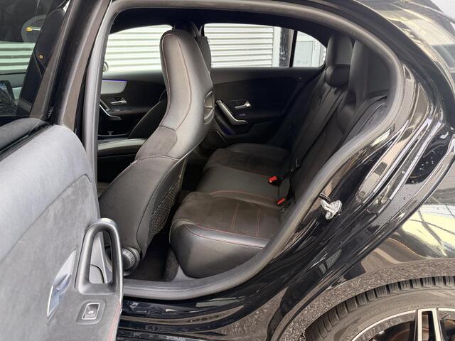 Mercedes-Benz A-KLASSE 180 Business Solution AMG | Stoelverwarming | Cruise Control | Achteruitrijcamera