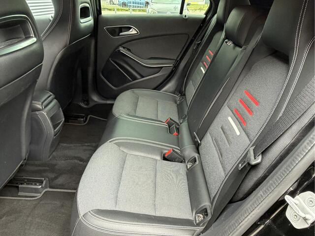 Mercedes-Benz A-KLASSE BWJ 2017 | 180 d Business Solution | CLIMA | NAVI | CAMERA A | SPORSTOELEN | LEDER/STOF | PDC 2X | LED/XENON | AMG SPOILER | DONKER GLAS |
