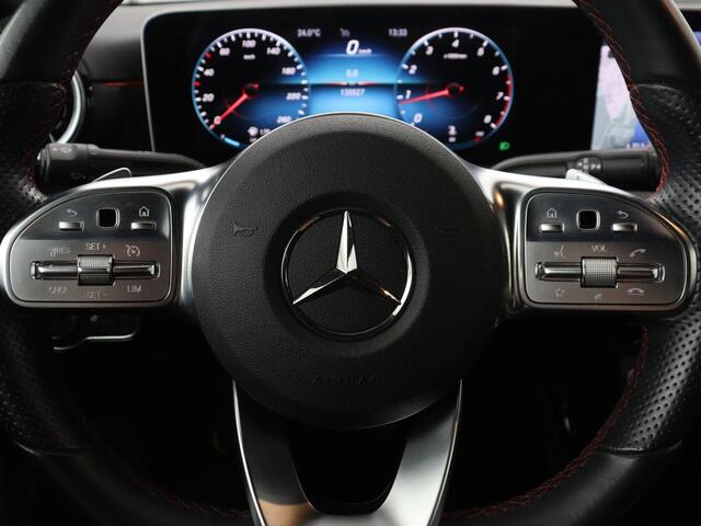 Mercedes-Benz A-KLASSE 180 Business Solution AMG Navigatie | Virtual Display | Climate Control | Camera | Carplay | Stoelverwarming | LED