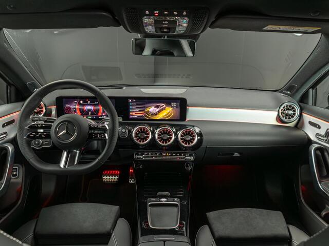 Mercedes-Benz A-KLASSE Hatchback 250 e Business Solution AMG | Premium PLUS | Panorama dak