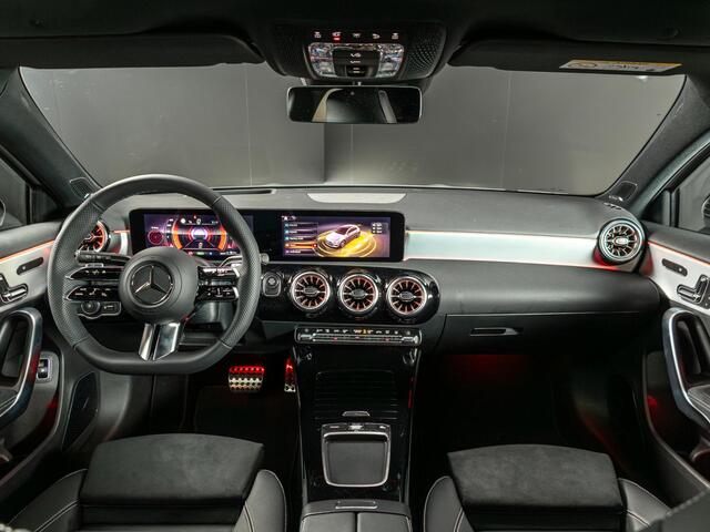 Mercedes-Benz A-KLASSE Hatchback 250 e Business Solution AMG | Premium PLUS | Panorama dak