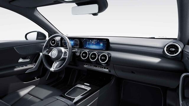 Mercedes-Benz A-KLASSE 250 e Business Line | Panoramadak | Getint glas | Thermotronic | Widescreen | Stoelverwarming |