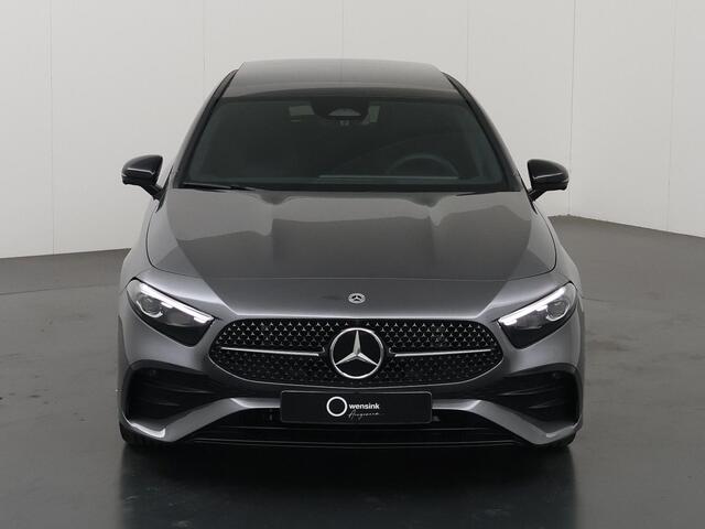 Mercedes-Benz A-KLASSE 180 Business Solution AMG | Panoramadak | Premium plus | Elek. Stoelen met Geheugen | HUD | Stoelverwarming | Parkeercamera | Multibeam LED | Keyless Entry/Go |