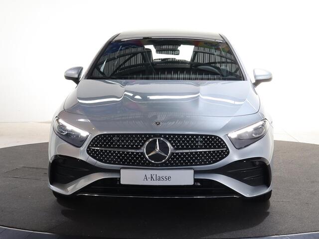 Mercedes-Benz A-KLASSE 180 Business Solution AMG | 30-06-2026 Beschikbaar | Panoramaschuifdak | Achteruitrijcamera | Nightpakket | MULTIBEAM LED | Stoelverwarming |