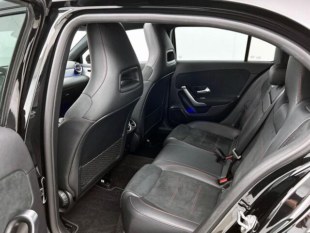 Mercedes-Benz A-KLASSE Hatchback 250 e Business Solution AMG Limited | Panorama dak | Trekhaak