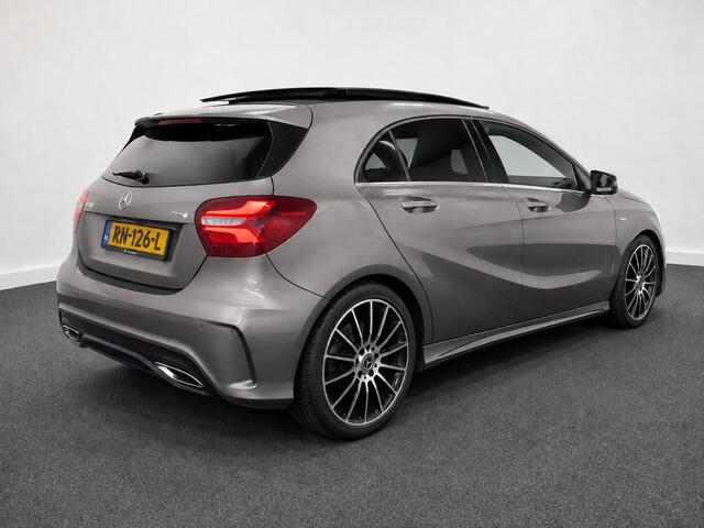 Mercedes-Benz A-KLASSE 180 AMG Edition Night Pack Panoramadak Navigatie Apple CarPlay Android Auto Camera Parkeerhulp Cruise Control Stoelverwarming Full Led Airco Lichtmetalen velgen