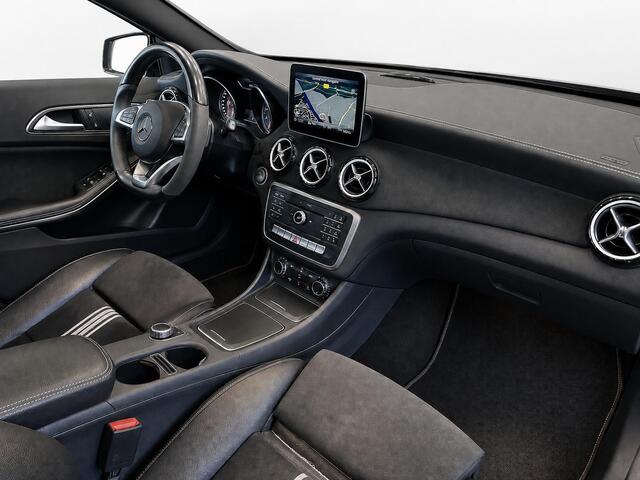 Mercedes-Benz A-KLASSE 180 AMG Edition Night Pack Panoramadak Navigatie Apple CarPlay Android Auto Camera Parkeerhulp Cruise Control Stoelverwarming Full Led Airco Lichtmetalen velgen