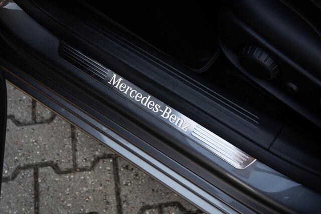 Mercedes-Benz A-KLASSE 180 Premium Plus , Adaptive cruise control, Sfeerverlichting, Stoelverwarming, Achteruitrijcamera