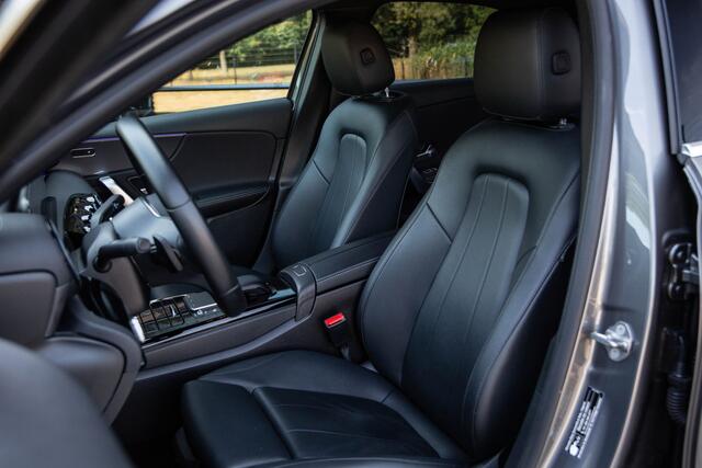 Mercedes-Benz A-KLASSE 180 Premium Plus , Adaptive cruise control, Sfeerverlichting, Stoelverwarming, Achteruitrijcamera