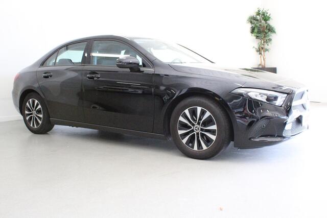 Mercedes-Benz A-KLASSE 180 Business Solution | NL-AUTO+N.A.P! | CAMERA | STOEL-VERW | CLIMA | DAB-RADIO | TREKHAAK |