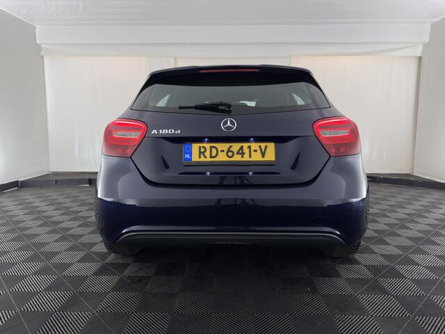 Mercedes-Benz A-KLASSE 180 d Business Solution Aut. *LEATHER-FABRIC | NAVI-FULLMAP | CAMERA | AIRCO | CRUISE | TOWBAR | 16''ALU*