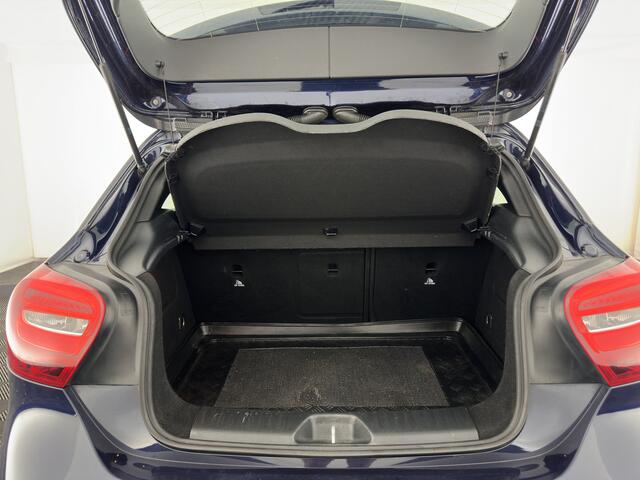 Mercedes-Benz A-KLASSE 180 d Business Solution Aut. *LEATHER-FABRIC | NAVI-FULLMAP | CAMERA | AIRCO | CRUISE | TOWBAR | 16''ALU*