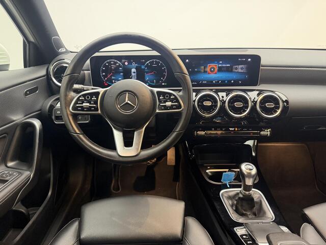 Mercedes-Benz A-KLASSE 200 Business Solution | 18 '' AMG wielen | Burmerster sound | Sportstoelen verw met leer | cam achter