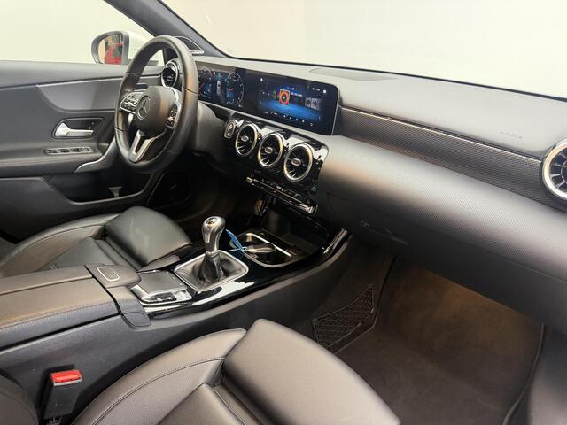Mercedes-Benz A-KLASSE 200 Business Solution | 18 '' AMG wielen | Burmerster sound | Sportstoelen verw met leer | cam achter