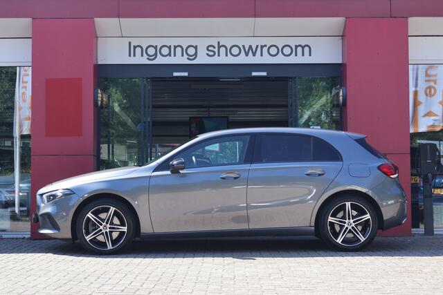 Mercedes-Benz A-KLASSE 250 e Business Line | WideScreen | Diamond Grill | Camera | Sfeerverlichting |