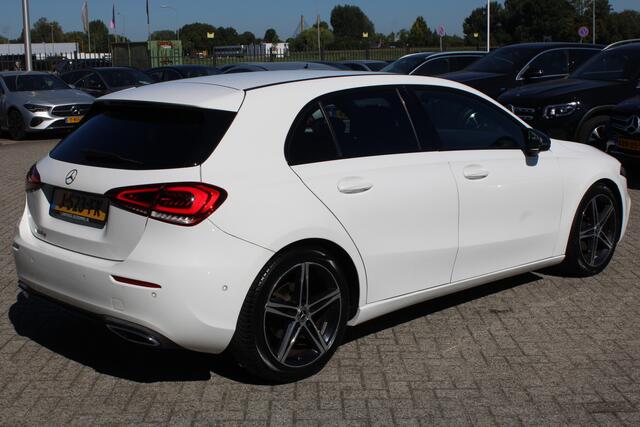 Mercedes-Benz A-KLASSE 180d AUT7 Launch Edition Premium Night LEDER WIDESCREEN CAMERA NAVI 18''