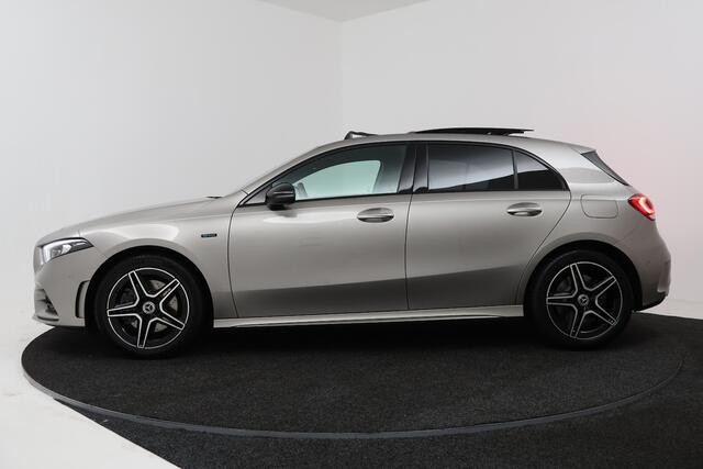 Mercedes-Benz A-KLASSE 250 e Business Solution AMG Limited (PANORAMADAK, SFEER, STOELVERWARMING, ELEKTR STOELEN,